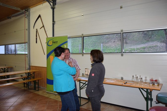 Bezirks-Most-, Schnaps-, und Brotkost