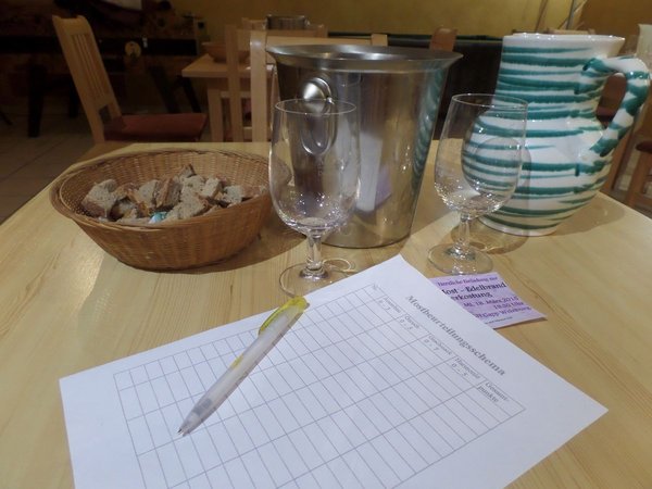 Most-Edelbrand und Brotverkostung Lj Kirchberg