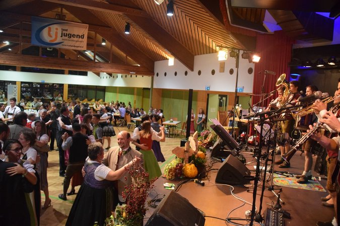 Bezirksball "Mitanand bei uns am Land"