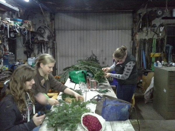 Adventkranzbinden der LJ Frankenfels-Schwarzenbach