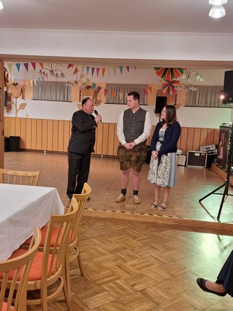 Trachtenball Weinburg