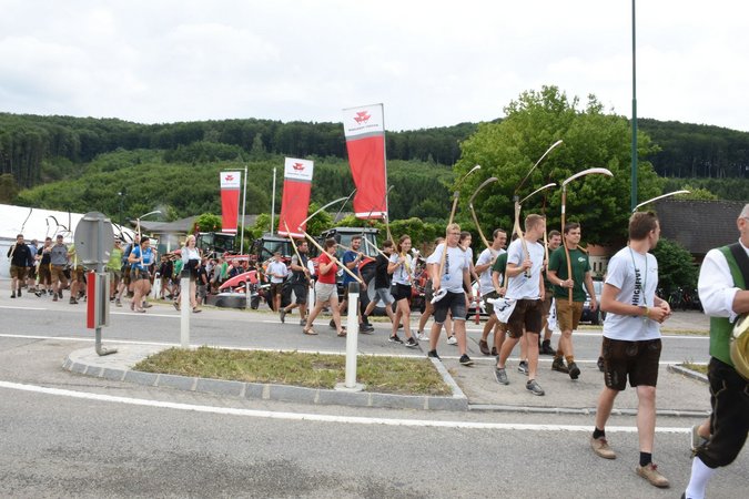 LE Sensenmähen-Mähbewerb