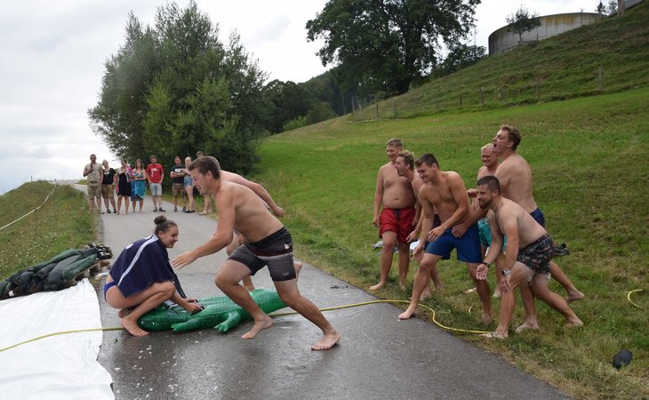 Siloplanen rutschen - Landjugend Rabenstein
